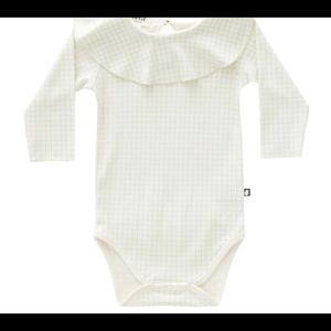 Oeuf checkered long sleeve ruffle onesie